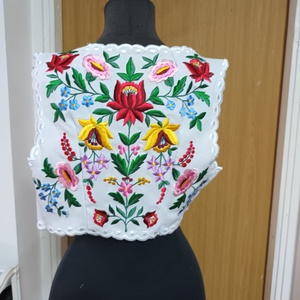 Kalocsai himzett mellény, boleró riseliős széllel. - ruha & divat - női ruha - mellény - Meska.hu