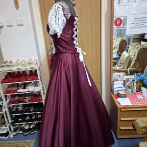 Menyecske, alkalmi, szalagavatós ruha, népművészeti, magyaros, hímzett. - ruha & divat - női ruha - alkalmi ruha & estélyi ruha - Meska.hu