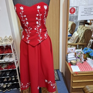 Hímzett menyecske, alkalmi, tánc ruha., Esküvő, Ruha, Koszorúslány ruha, Hímzés, Varrás, MESKA