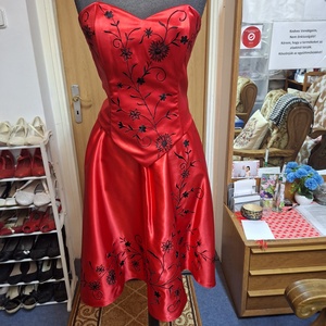 Himzett menyecske, alkalmi, tánc ruha. - Meska.hu