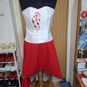 Piros - fehér, pirossal himzett menyecske, alkalmi, tánc ruha. - Meska.hu