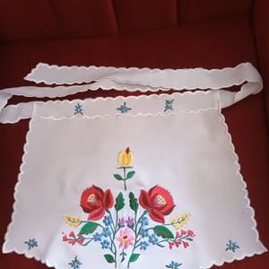 Kalocsai himzett kötények eladóak.  - otthon & életmód - konyhafelszerelés, tálalás - konyhai textil - kötény - Meska.hu