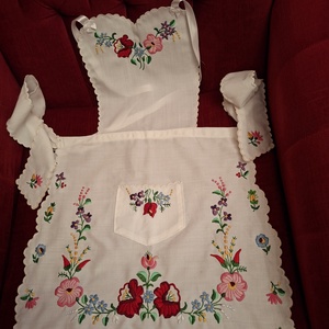 Kalocsai himzett kötények eladóak. , Otthon & Életmód, Konyhafelszerelés, tálalás, Konyhai textil, Kötény, Hímzés, Varrás, MESKA
