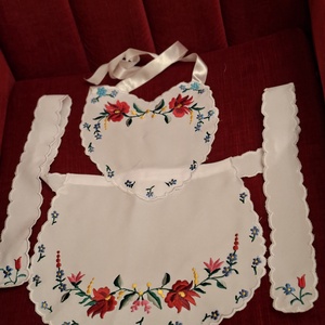 Kalocsai himzett kötények eladóak.  - otthon & életmód - konyhafelszerelés, tálalás - konyhai textil - kötény - Meska.hu