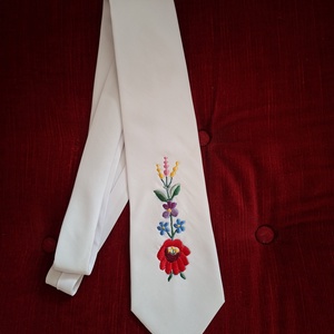 Kalocsai hímzett és hímzett nyakkendők minden alkalomra - esküvő - kiegészítők - nyakkendő - Meska.hu