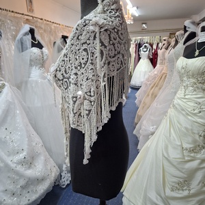 Boleró, fehér, gyöngy himzéssel.  - esküvő - kiegészítők - bolero és válltakaró - Meska.hu