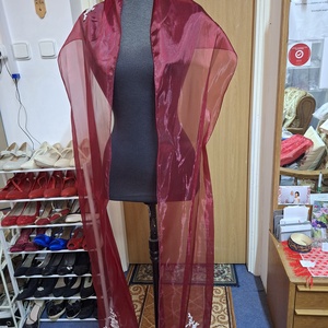 Organza  stóla, bordó szinű., Ruha & Divat, Sál, Sapka, Kendő, Stóla, Varrás, Elegáns bordó szinű organza stóla, fehér csipke rátéttel diszítve. A ruha szép kiegészítője., MESKA