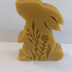 Méhviasz Húsvéti nyuszi mintázatú gyergya , Esküvő, Dekoráció, Gyertya & Gyertyatartó, Gyertya-, mécseskészítés, MESKA