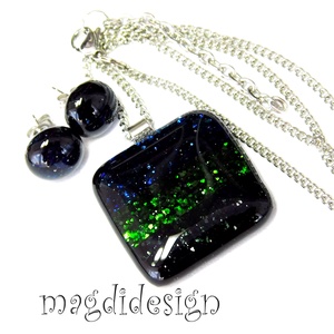 Kék-zöld-fekete csíkos aventurin üvegékszer szett nyaklánc, pötty fülbevaló  - ékszer - ékszerszett - Meska.hu