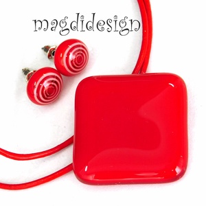 Meggypiros rombusz üvegékszer szett nyaklánc stiftes piros-fehér fülbevaló, Ékszer, Ékszerszett, Üvegművészet, Ékszerkészítés, MESKA