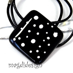Fekete fehér pöttyös kocka üvegékszer nyaklánc - ékszer - nyaklánc - medálos nyaklánc - Meska.hu
