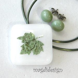 Zizegő levél fehéren üvegékszer szett, nyaklánc, stiftes fülbevaló - ékszer - ékszerszett - Meska.hu