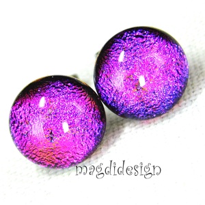 NEMESACÉL! Pink selyem dichroic üvegékszer pötty fülbevaló, Ékszer, Fülbevaló, Pötty fülbevaló, Ékszerkészítés, Üvegművészet, MESKA