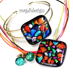 Különc dichroic színkavalkád üvegékszer szett nyaklánc karkötő stiftes fülbevaló  - ékszer - ékszerszett - Meska.hu