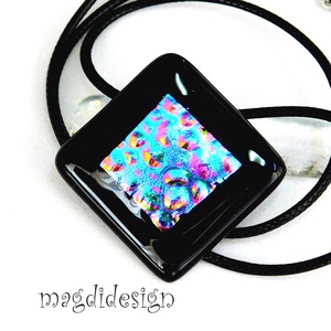 Fekete kék-rózsaszín dichroic üvegékszer szett, nyaklánc, pötty fülbevaló  - ékszer - ékszerszett - Meska.hu