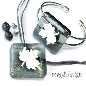 Zizegő ezüst dichroic levél szürkében üvegékszer szett, nyaklánc, karkötő, fülbevaló , Ékszer, Ékszerszett, Ékszerkészítés, Üvegművészet, MESKA