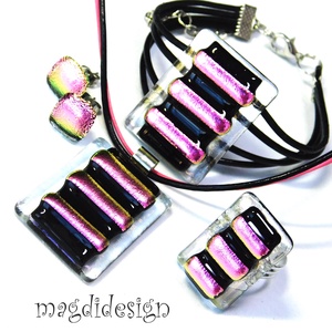 Csodás rózsaszín-fekete üvegékszer szett nyaklánc, karkötő, gyűrű,  stiftes fülbevaló - ékszer - ékszerszett - Meska.hu