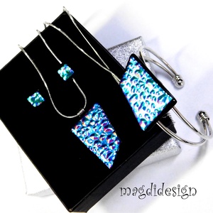 Színjátszó dichroic üvegékszer szett nyaklánc, karkötő,  stiftes fülbevaló  - ékszer - ékszerszett - Meska.hu