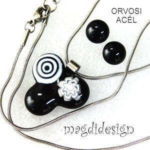 Fekete-fehér bogyós színtrió üvegékszer szett nyaklánc stiftes fülbevaló - ékszer - ékszerszett - Meska.hu Fekete-fehér bogyós színtrió üvegékszer szett nyaklánc stiftes fülbevaló - ékszer - ékszerszett - Meska.hu