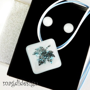 Zizegő levél fehérben üvegékszer szett, nyaklánc, stiftes fülbevaló - Meska.hu