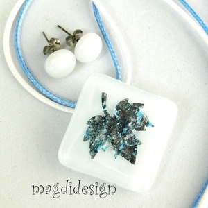 Zizegő levél fehérben üvegékszer szett, nyaklánc, stiftes fülbevaló - ékszer - ékszerszett - Meska.hu