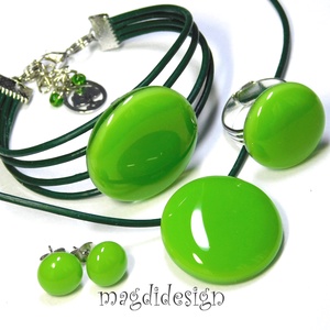 Zöld villanás üvegékszer szett, nyaklánc, karkötő, gyűrű, stiftes fülbevaló - ékszer - ékszerszett - Meska.hu