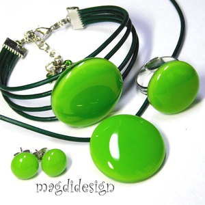 Zöld villanás üvegékszer szett, nyaklánc, karkötő, gyűrű, stiftes fülbevaló - ékszer - ékszerszett - Meska.hu