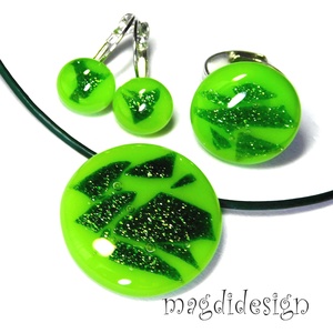 Csillámos zöld villanás üvegékszer szett, nyaklánc, gyűrű, fülbevaló, Ékszer, Ékszerszett, Ékszerkészítés, Üvegművészet, MESKA