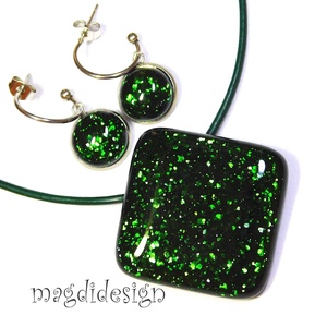 Zöld aventurin csillogás üvegékszer szett, nyaklánc, lógós fülbevaló - Meska.hu