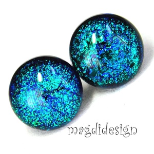 NEMESACÉL! Smaragd csillogás üvegékszer stiftes fülbevaló - ékszer - fülbevaló - pötty fülbevaló - Meska.hu