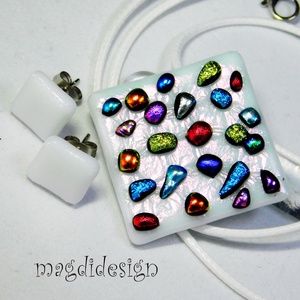 Színes dichroic kavicsok fehéren üvegékszer szett nyaklánc fülbevaló  - ékszer - ékszerszett - Meska.hu