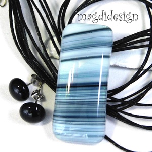 Fekete- fehér-szürke csíkos üvegékszer szett, nyaklánc, stiftes fülbevaló - ékszer - ékszerszett - Meska.hu