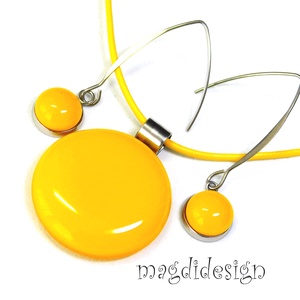 Napsárga minimál design üvegékszer szett, nyaklánc, lógós fülbevaló  - ékszer - ékszerszett - Meska.hu