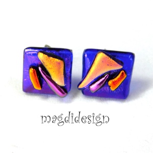 Lila színjátszó dichroic üvegékszer stiftes fülbevaló  - ékszer - fülbevaló - pötty fülbevaló - Meska.hu