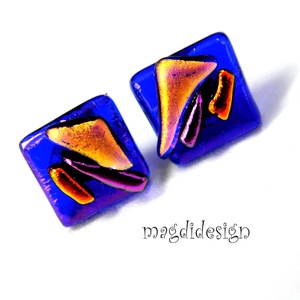 Lila színjátszó dichroic üvegékszer stiftes fülbevaló  - ékszer - fülbevaló - pötty fülbevaló - Meska.hu