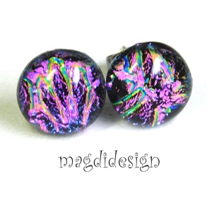 NEMESACÉL! Pinkes tűzijáték dichroic üvegékszer fülbevaló 1 - ékszer - fülbevaló - pötty fülbevaló - Meska.hu