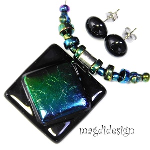 Kék-zöld eozin feketén üvegékszer szett nyaklánc stiftes fülbevaló 1 - ékszer - ékszerszett - Meska.hu