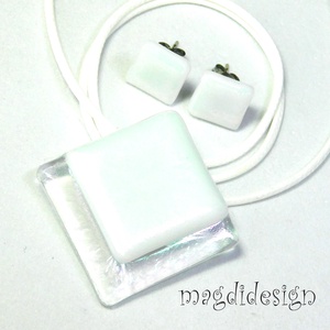 Fehér eozinos üvegékszer szett nyaklánc, stiftes fülbevaló, Ékszer, Ékszerszett, Ékszerkészítés, Üvegművészet, MESKA