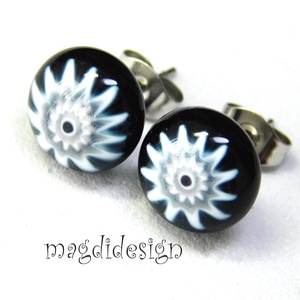 Csillagvirágok millefioris üvegékszer  stiftes fülbevaló, Ékszer, Fülbevaló, Pötty fülbevaló, Ékszerkészítés, Üvegművészet, MESKA