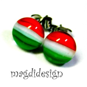 Nemzeti színű üvegékszer stiftes fülbevaló-- Kokárda - Meska.hu