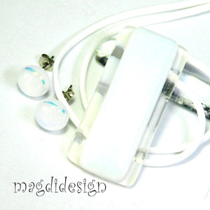 Fehér eozinos márványos üvegékszer szett, nyaklánc, stiftes fülbevaló - ékszer - ékszerszett - Meska.hu