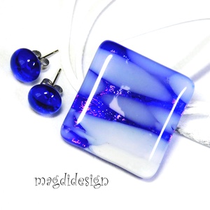 Sejtelmes fehér-kék csillogás üvegékszer szett, nyaklánc, stiftes fülbevaló - ékszer - ékszerszett - Meska.hu