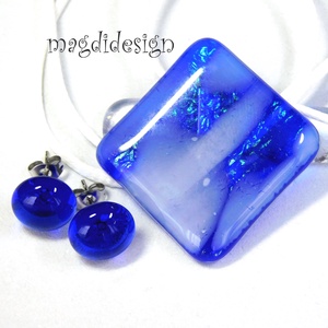 Sejtelmes fehér-kék csillogás üvegékszer szett, nyaklánc, stiftes fülbevaló - ékszer - ékszerszett - Meska.hu