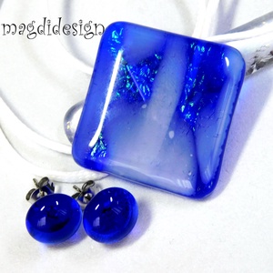 Sejtelmes fehér-kék csillogás üvegékszer szett, nyaklánc, stiftes fülbevaló, Ékszer, Ékszerszett, Ékszerkészítés, Üvegművészet, MESKA