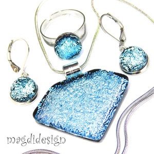 Csillogó smaragd üvegékszer szett, nyaklánc, gyűrű, kapcsos fülbevaló  - ékszer - ékszerszett - Meska.hu