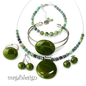 Mohazöld ásványköves üvegékszer szett nyaklánc, stiftes fülbevaló - ékszer - ékszerszett - Meska.hu