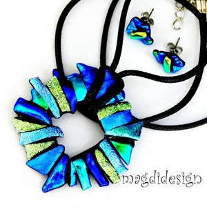 Csillogó kék-zöld-arany üvegékszer szett nyaklánc stiftes fülbevaló - ékszer - ékszerszett - Meska.hu