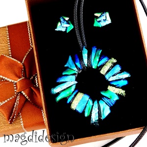 Kék-zöld borzaska üvegékszer szett nyaklánc stiftes fülbevaló  Ballagásra, anyák napjára, születésnpra - ékszer - ékszerszett - Meska.hu