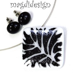 Csillogó fekete fehér üvegékszer szett nyaklánc stiftes fülbevaló 1 - ékszer - ékszerszett - Meska.hu