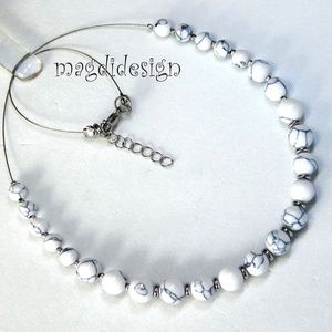 Fehér howlit ásvány nyaklánc - ékszer - nyaklánc - bogyós nyaklánc - Meska.hu